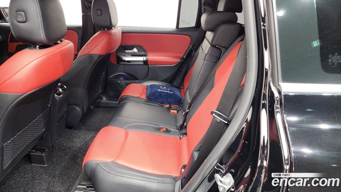 Mercedes-Benz GLB-Class 2023