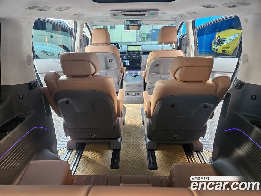 Hyundai Staria 2025