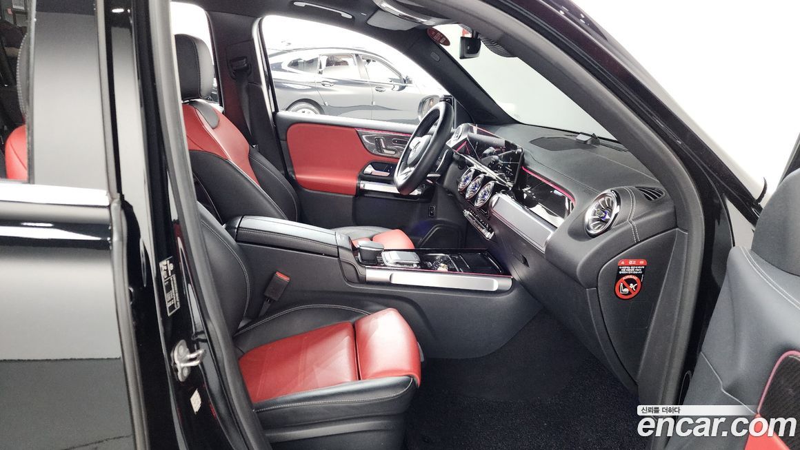 Mercedes-Benz GLB-Class 2023