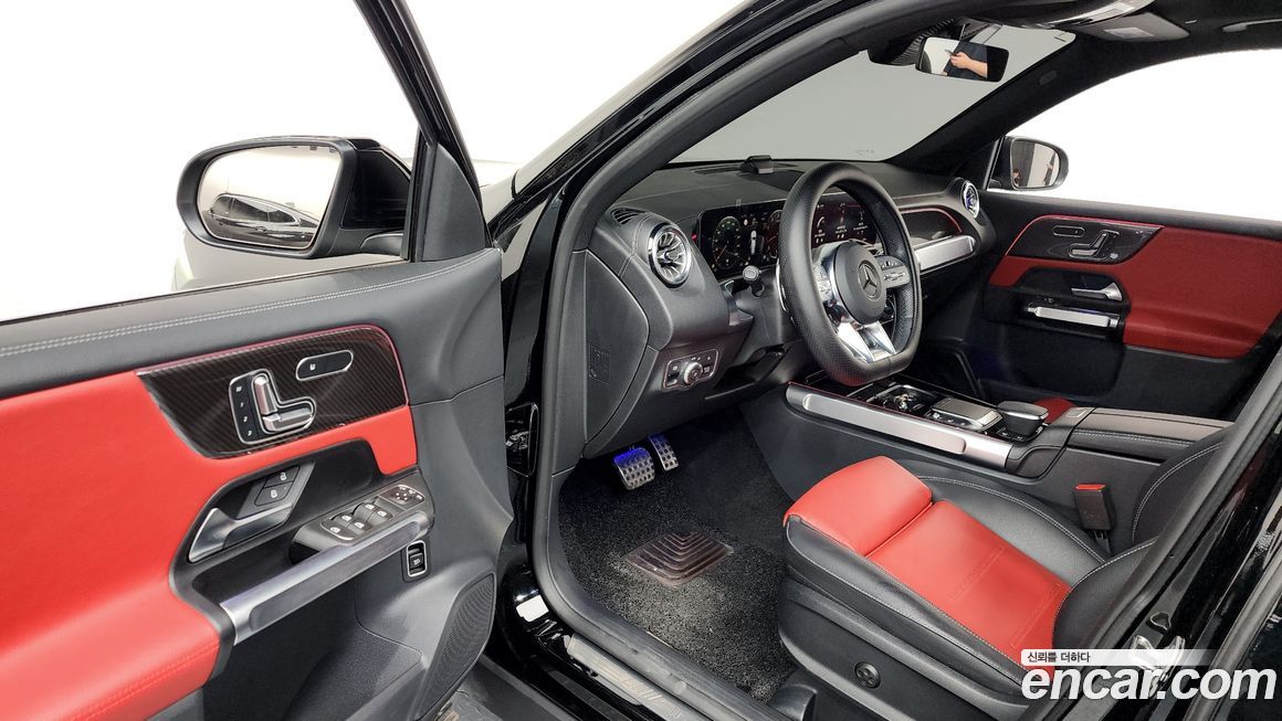 Mercedes-Benz GLB-Class 2023