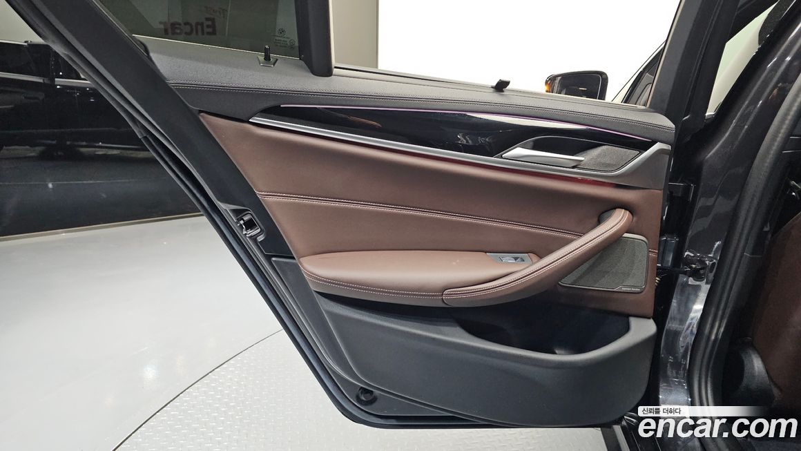 BMW 5-Series 2022