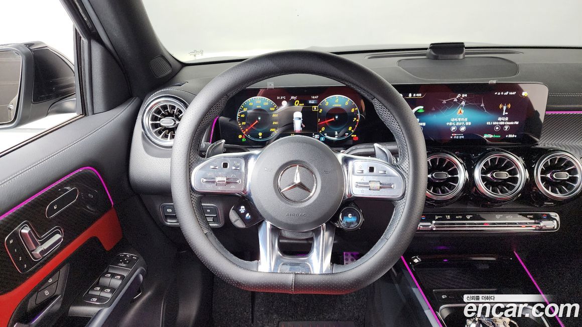 Mercedes-Benz GLB-Class 2023