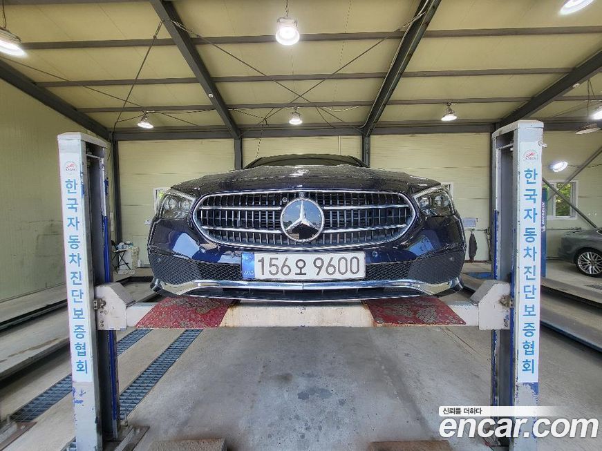 Mercedes-Benz E-Class 2022