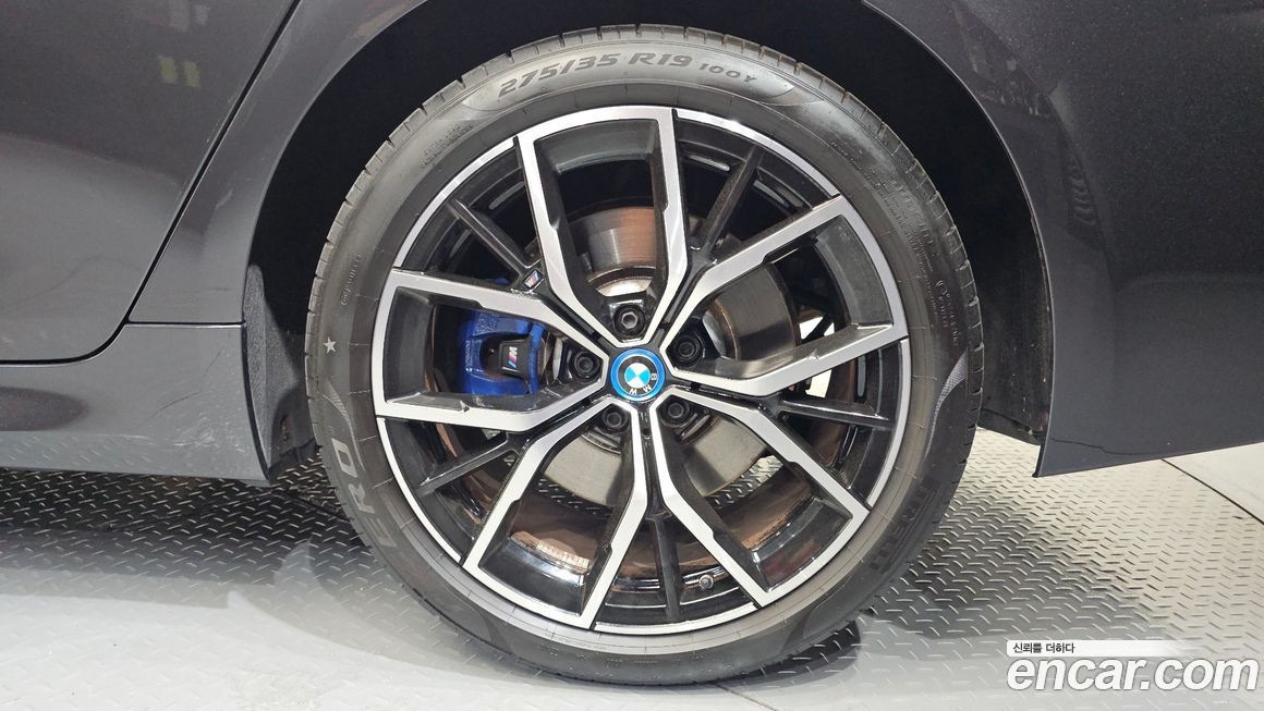 BMW 5-Series 2022
