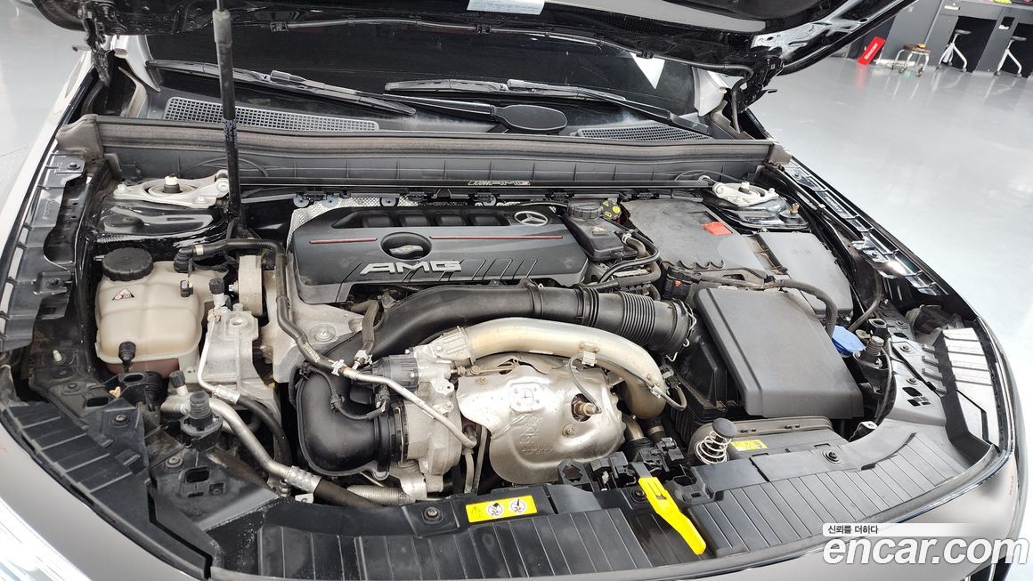 Mercedes-Benz GLB-Class 2023