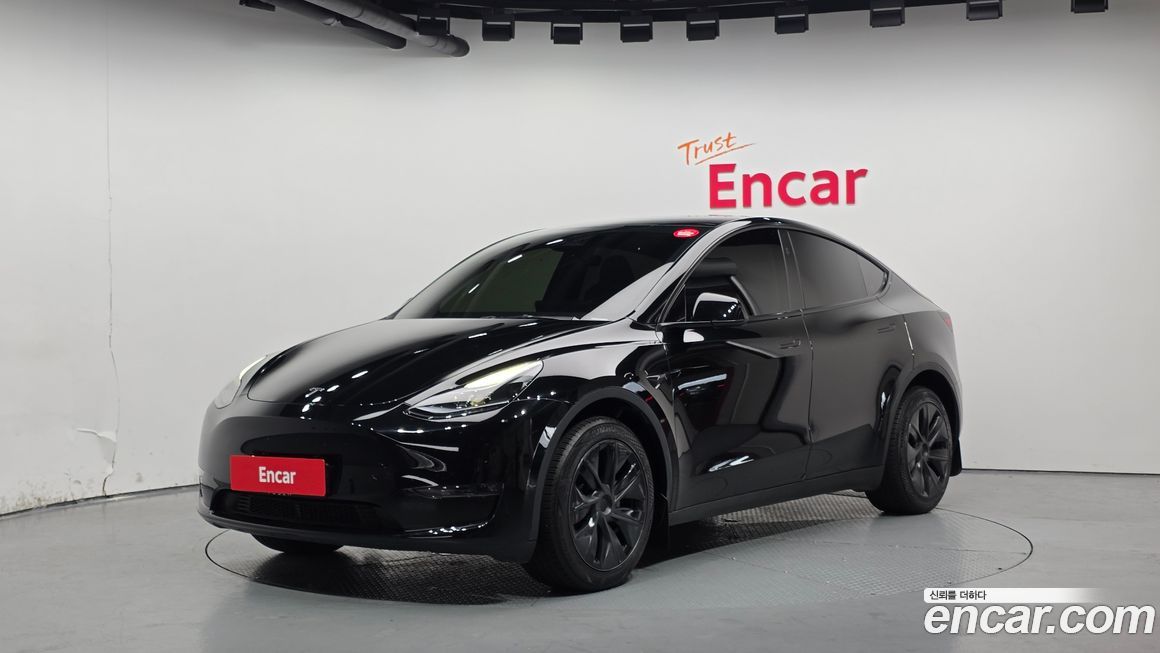 Tesla Model Y 2024