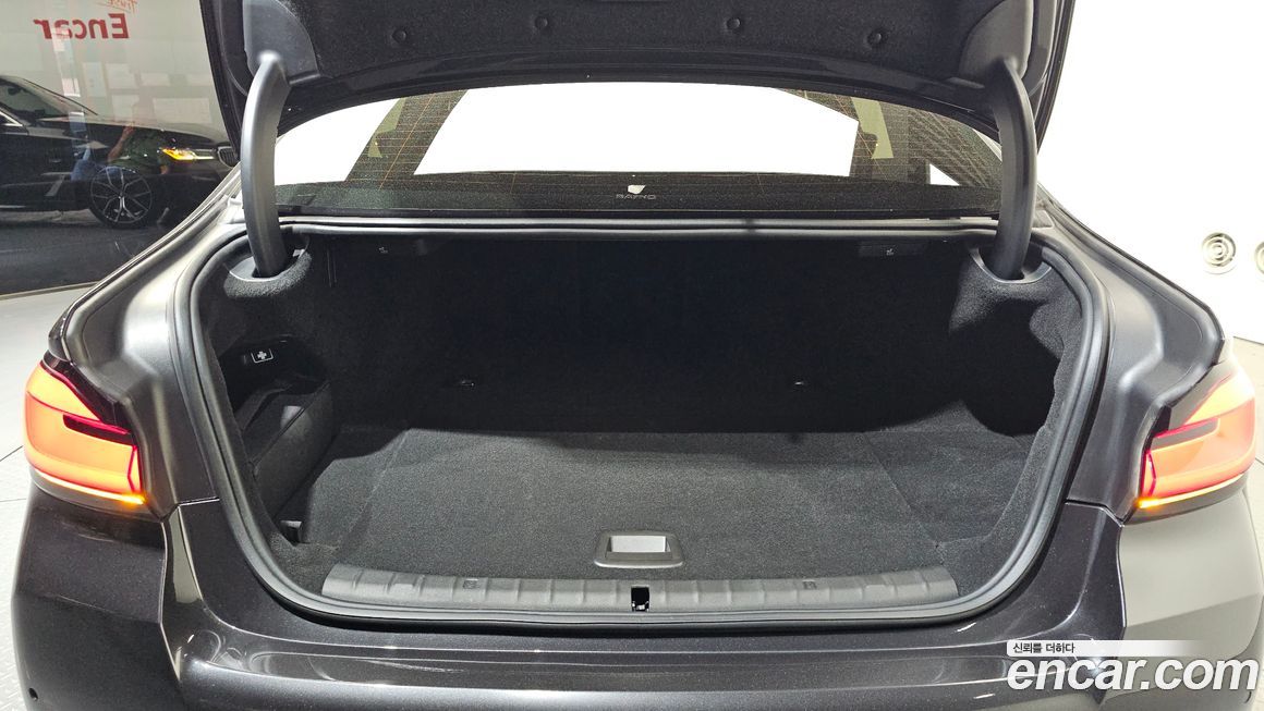 BMW 5-Series 2022