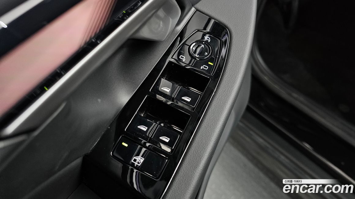 BMW 5-Series 2025