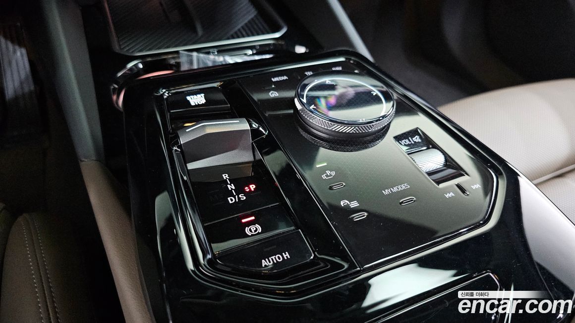 BMW 5-Series 2025