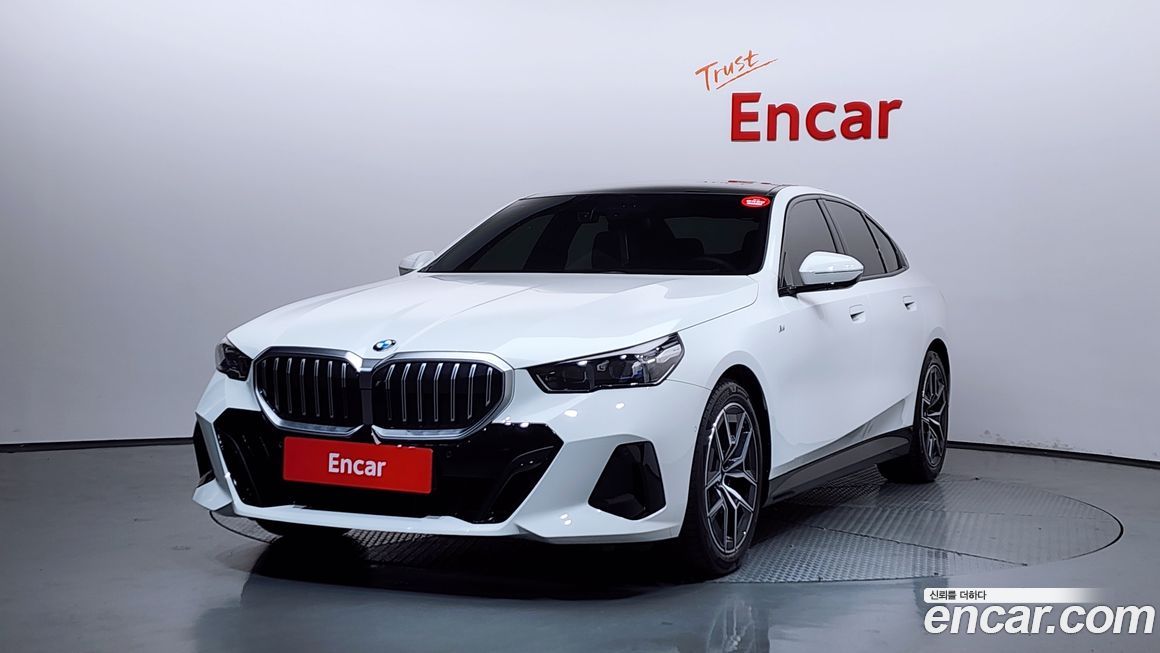 BMW 5-Series 2024