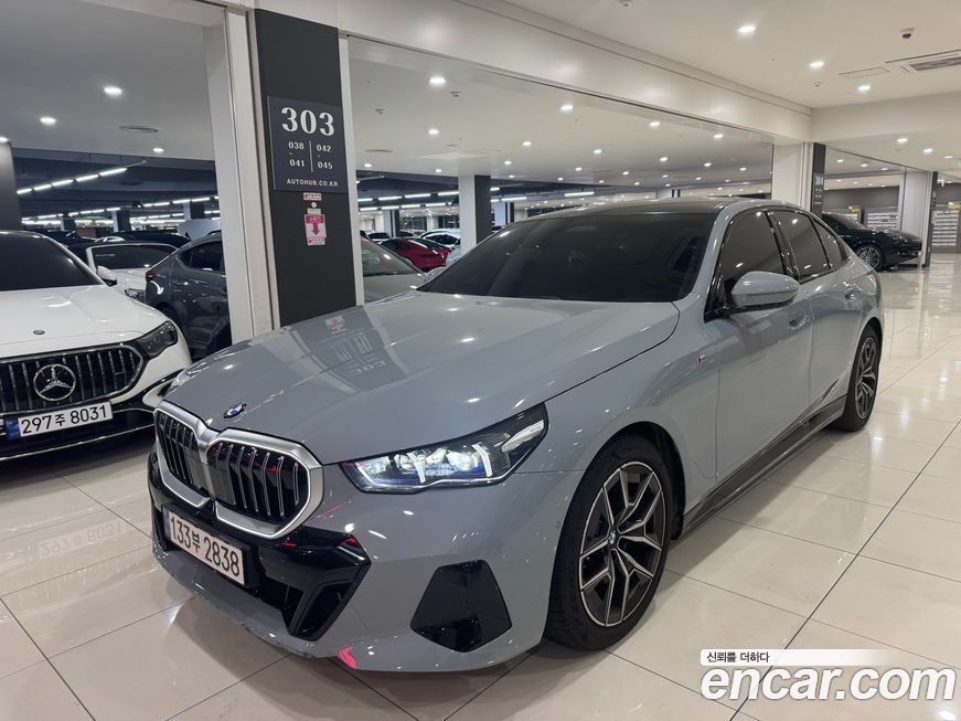 BMW 5-Series 2024