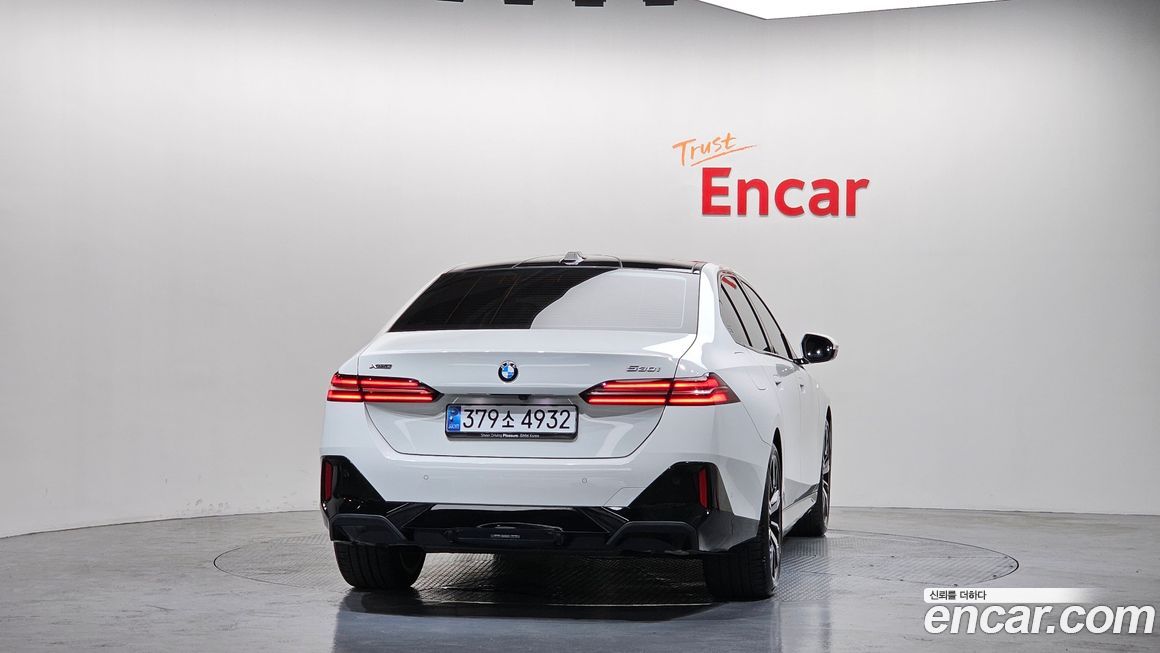 BMW 5-Series 2024