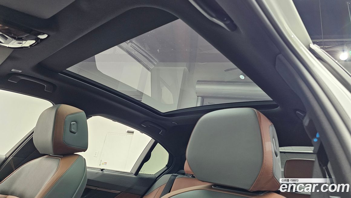 BMW 5-Series 2024