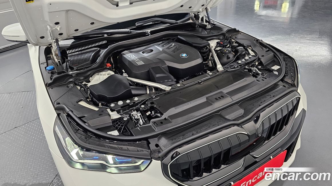 BMW 5-Series 2024