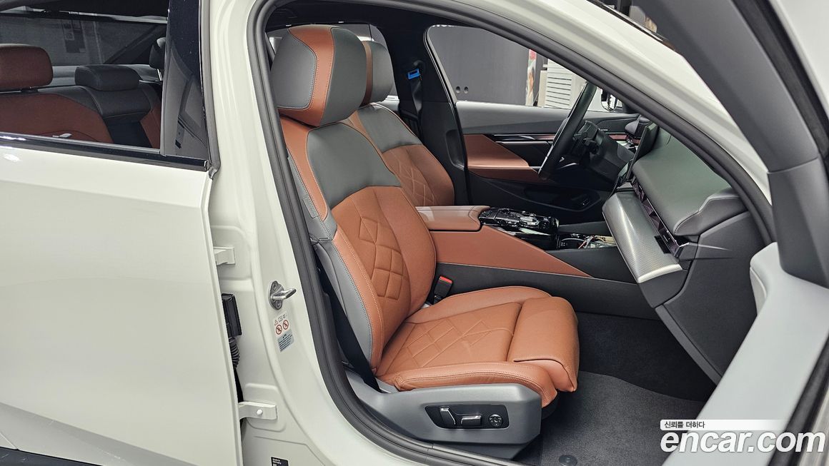 BMW 5-Series 2024