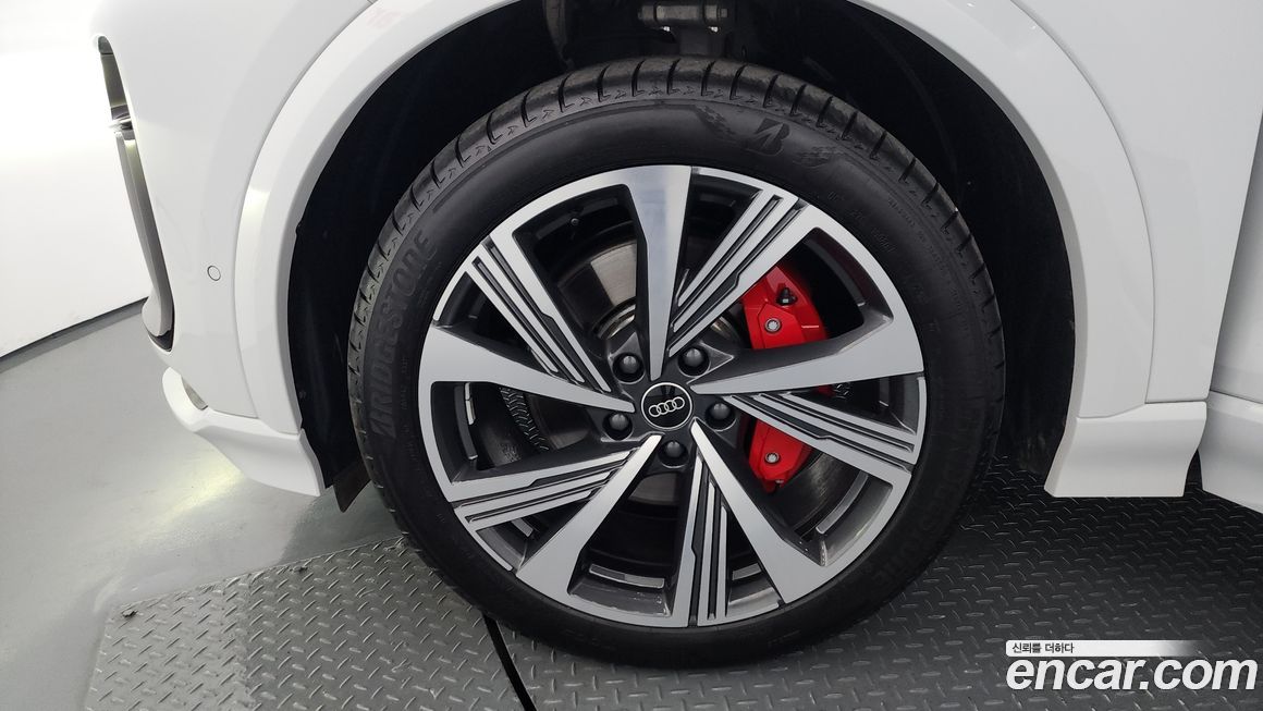 Audi SQ6 e-tron 2025