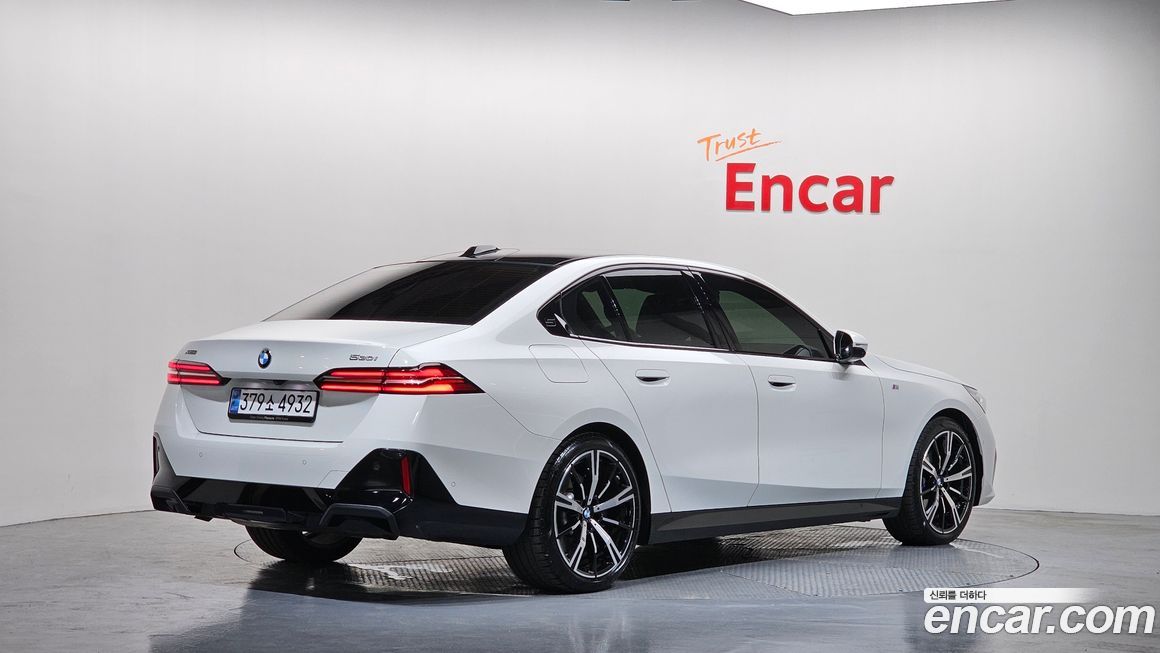 BMW 5-Series 2024