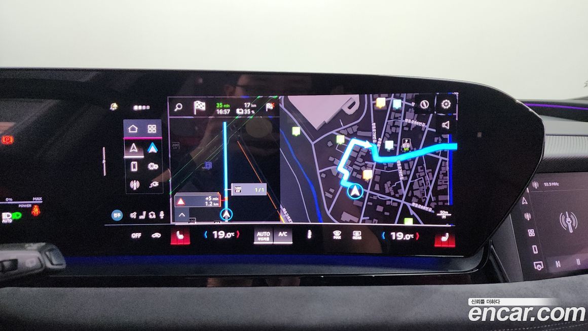 Audi SQ6 e-tron 2025