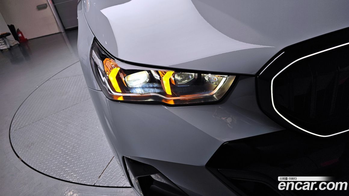 BMW 5-Series 2025