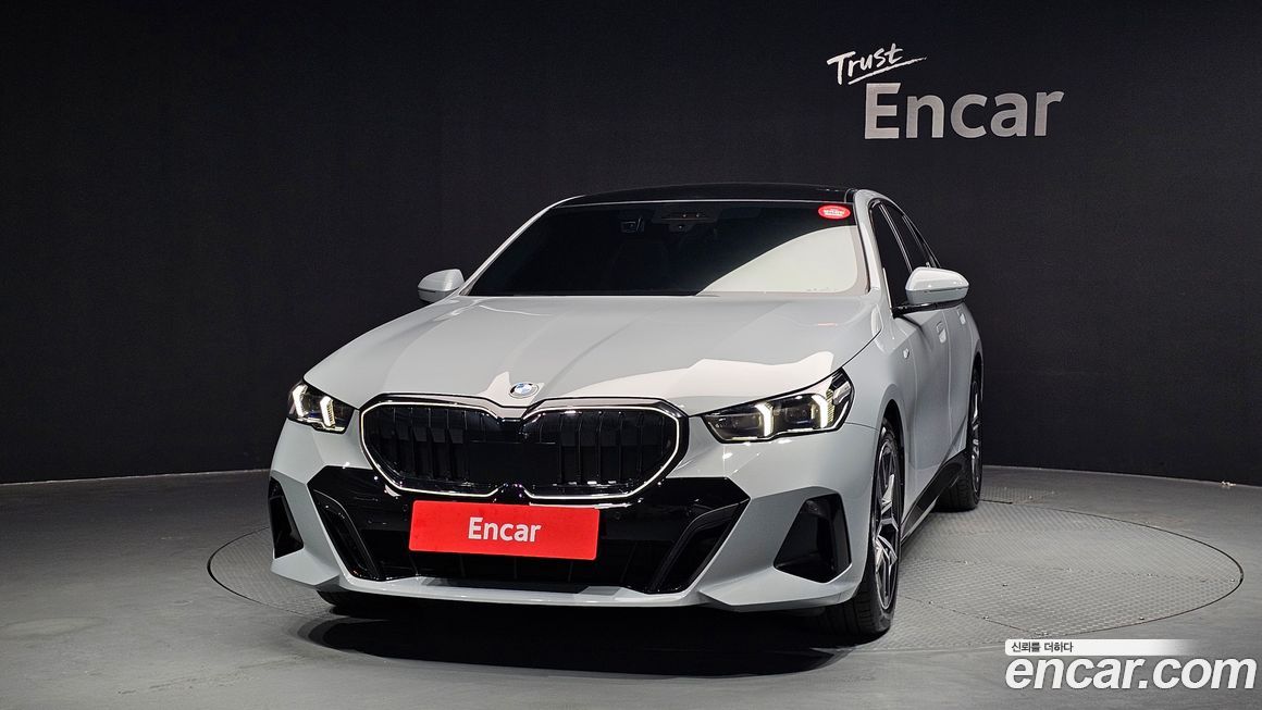BMW 5-Series 2025