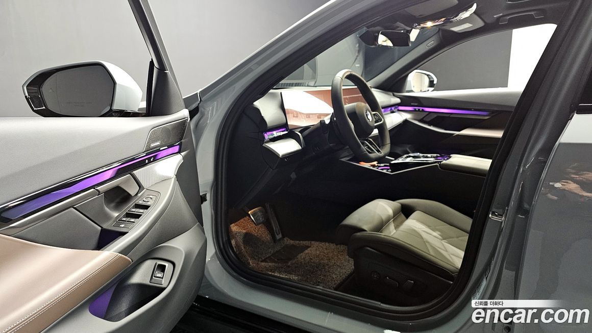 BMW 5-Series 2025