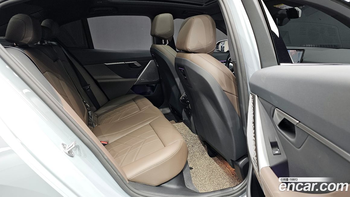 BMW 5-Series 2025