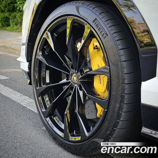 Lamborghini Urus 2023