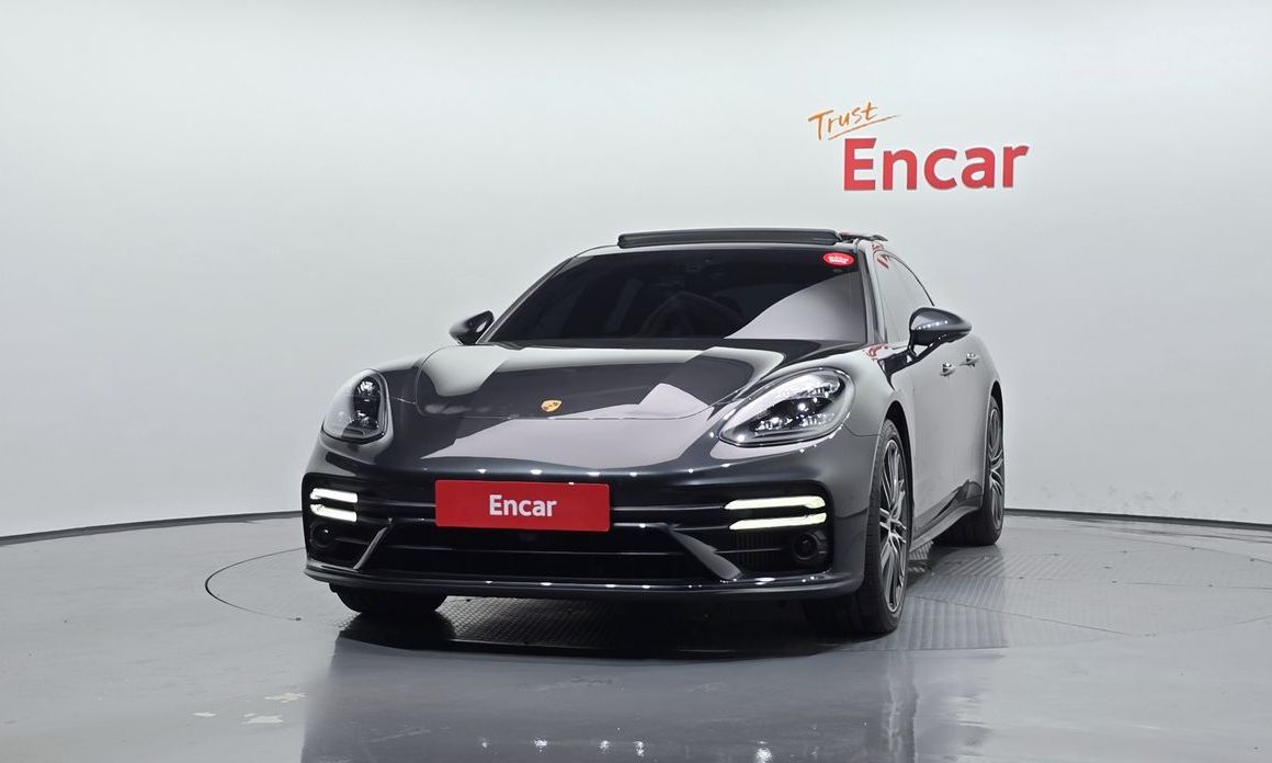 Porsche Panamera 2021