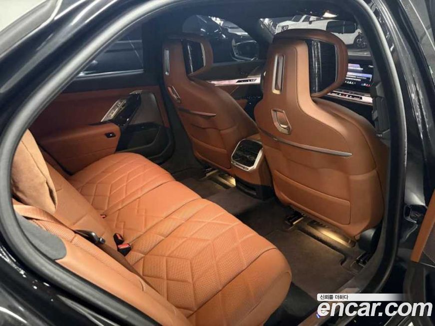 BMW 7-Series 2025