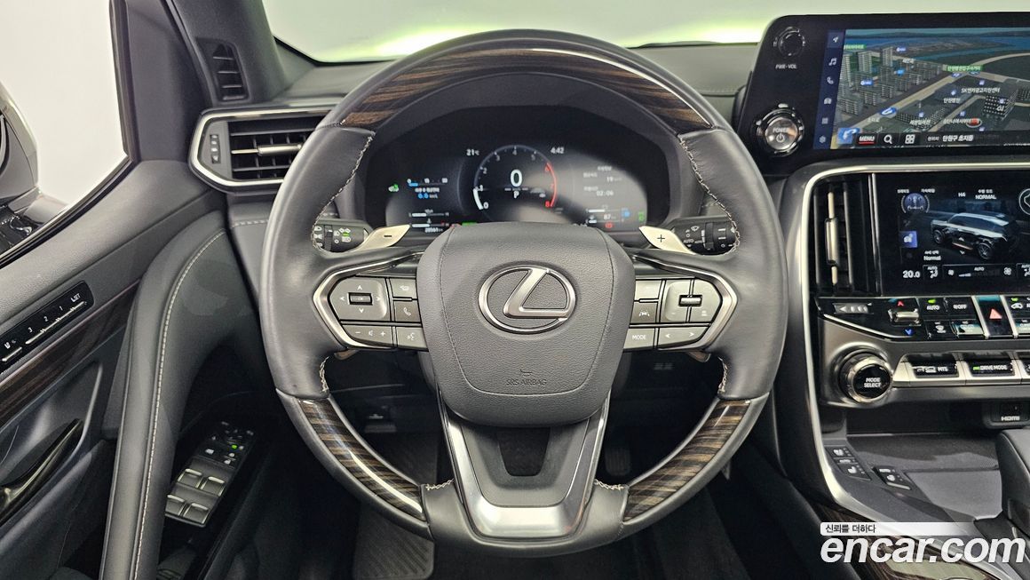 Lexus LX 2025