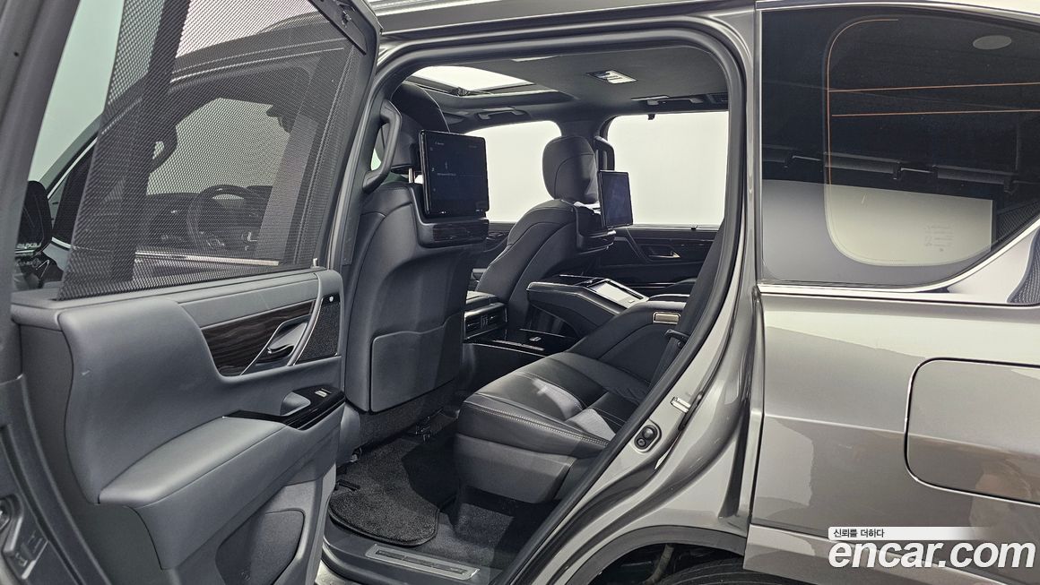 Lexus LX 2025