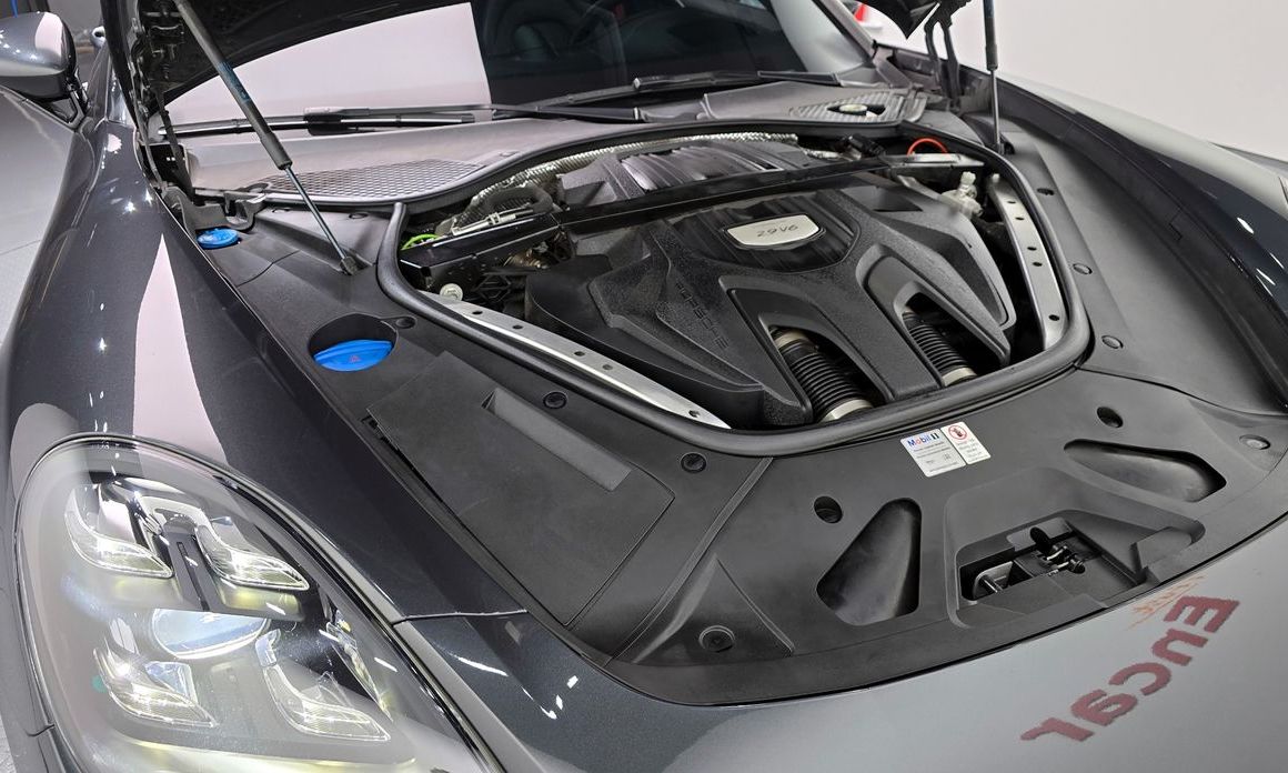 Porsche Panamera 2021