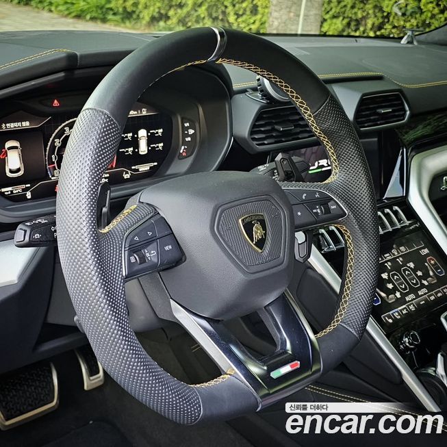 Lamborghini Urus 2023