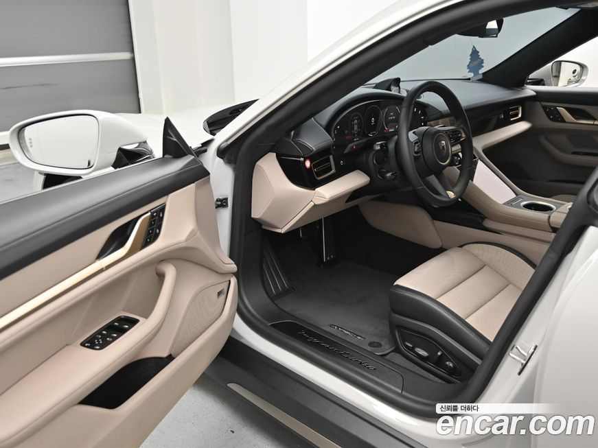 Porsche Taycan 2025