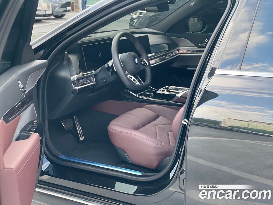 BMW 7-Series 2025