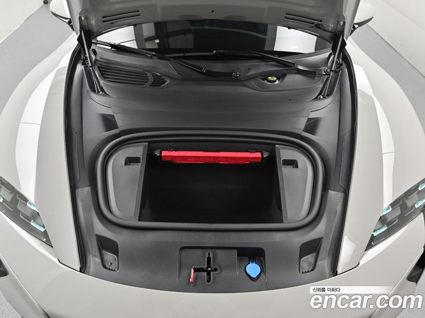 Porsche Taycan 2025