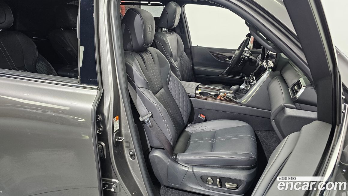 Lexus LX 2025