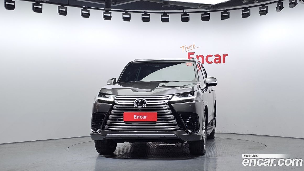 Lexus LX 2025