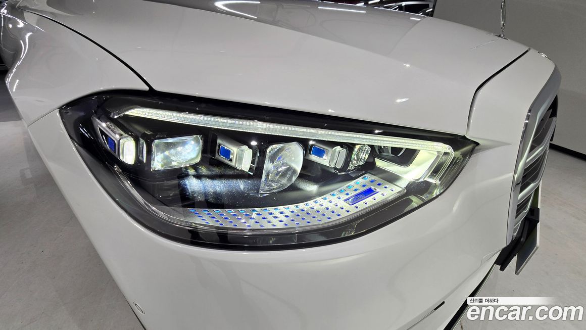 Mercedes-Benz S-Class 2025