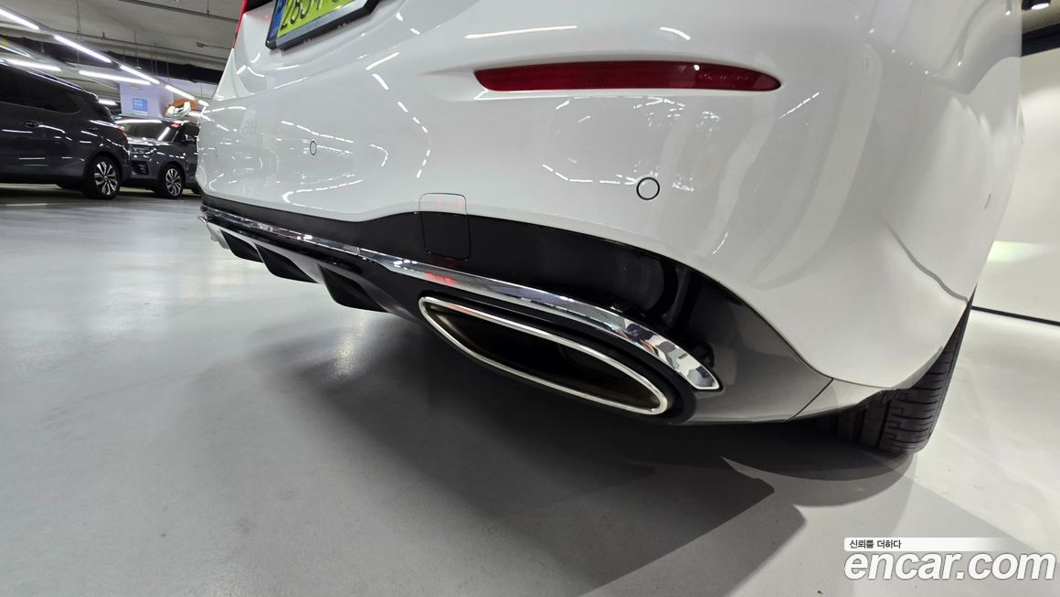Mercedes-Benz S-Class 2025