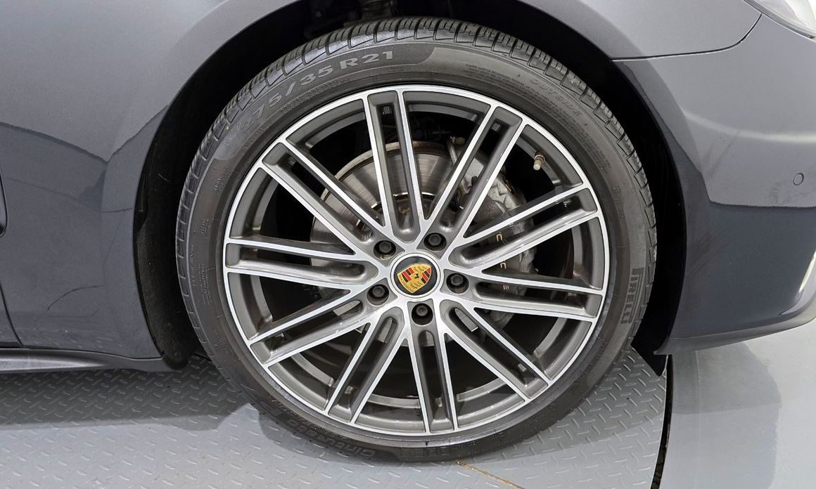 Porsche Panamera 2021