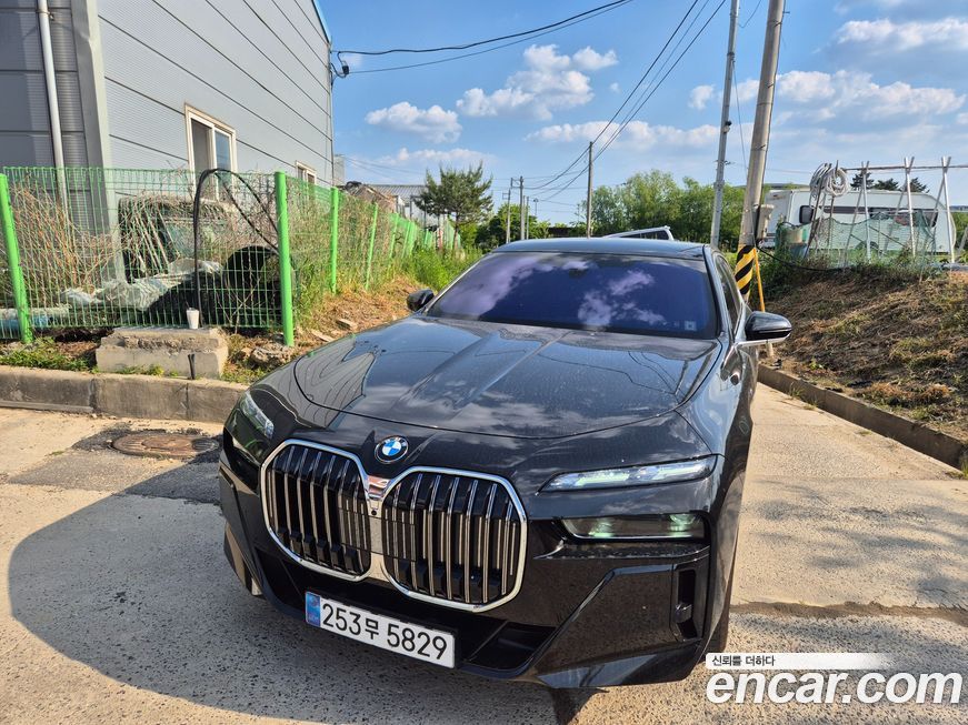 BMW 7-Series 2025