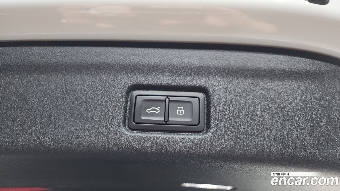 Audi SQ6 e-tron 2025