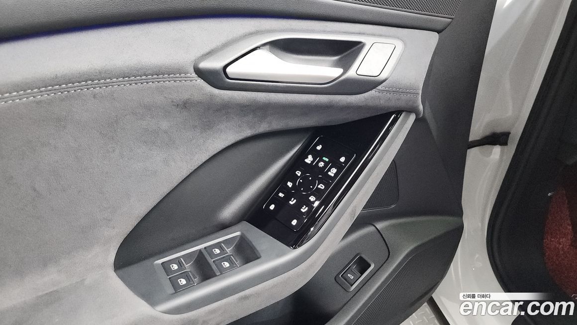 Audi SQ6 e-tron 2025