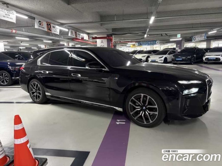 BMW 7-Series 2025