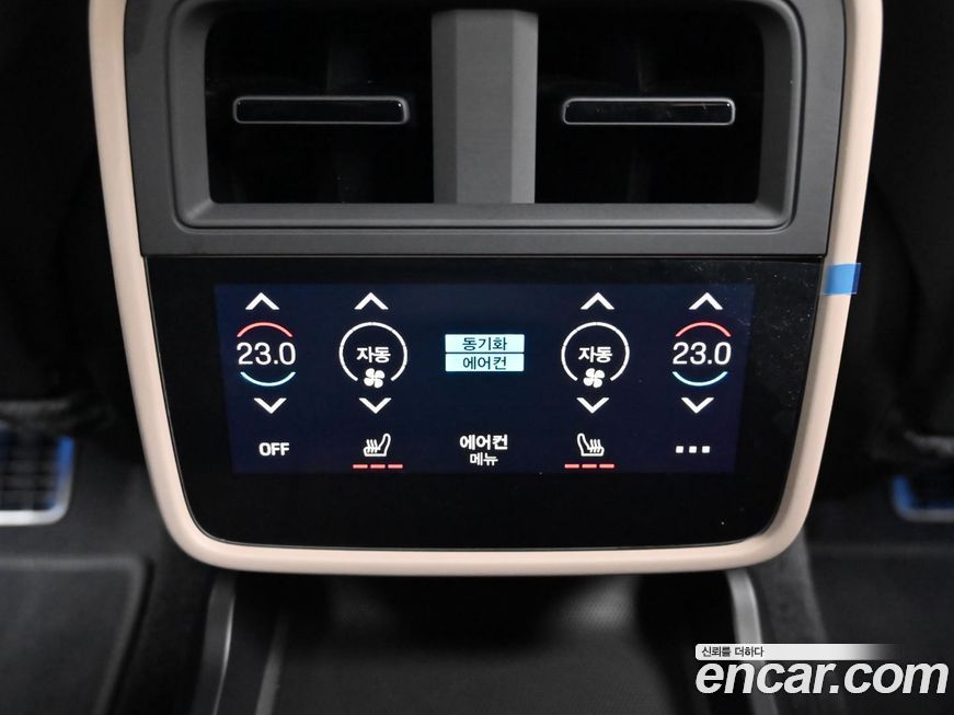 Porsche Taycan 2025