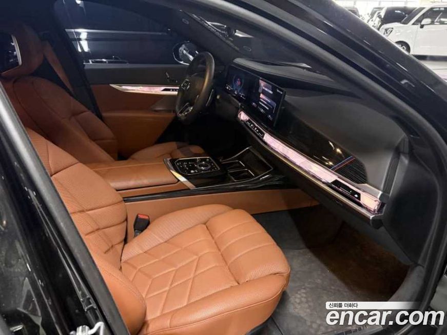 BMW 7-Series 2025