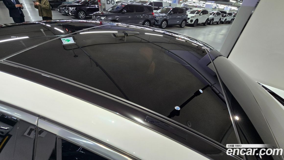 Mercedes-Benz S-Class 2025