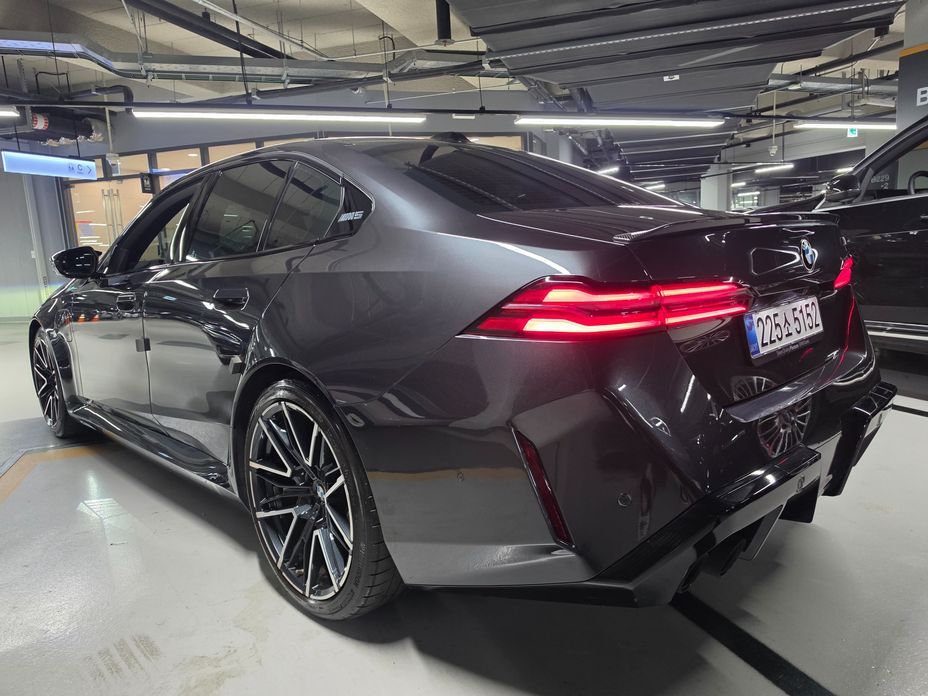 BMW M5 2025