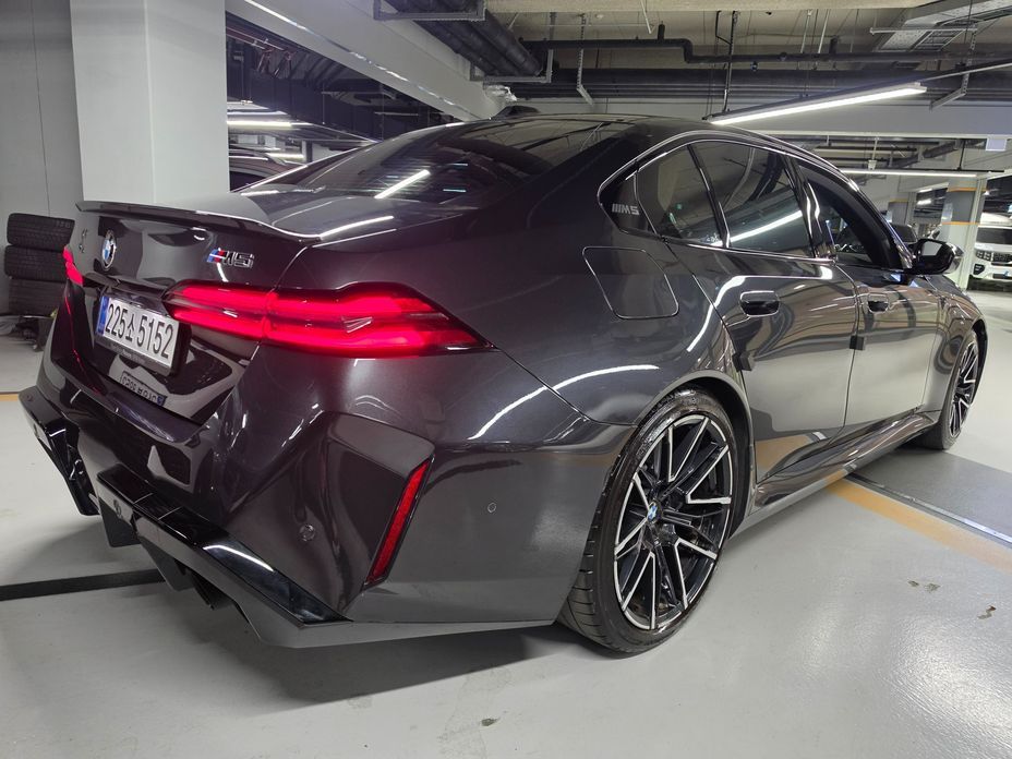 BMW M5 2025